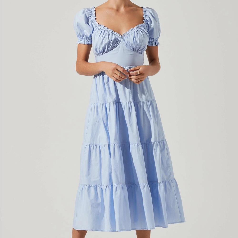 ASTR SHORT SLEEVE CINCHED BUST MIDI DRESS